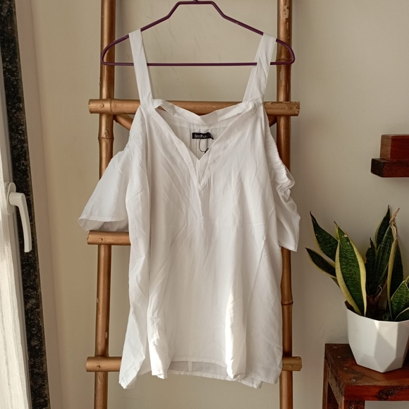 ✨FREE WITH PURCHASE✨ Off Shoulder White Top - Picture 7 of 11